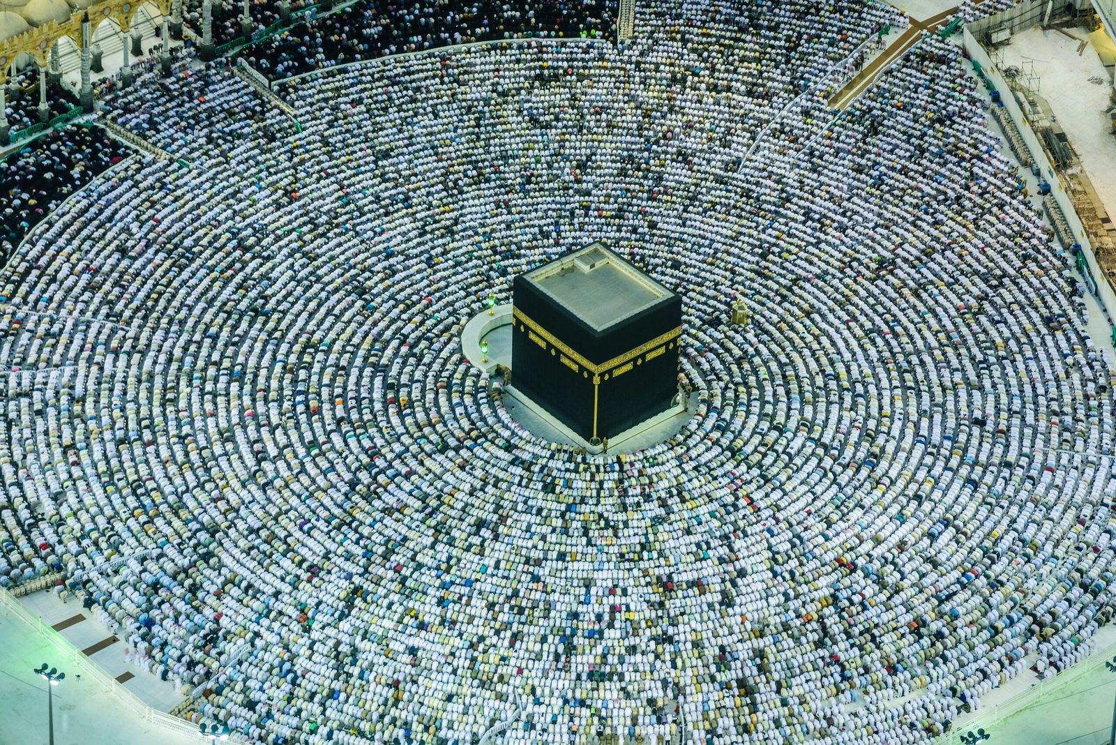 https://umrahfromuae.com/wp-content/uploads/2024/11/mecca-saudi-arabia-pilgrimage-2023-11-27-04-51-46-utc-scaled.jpg